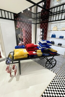 Burberry design production Cosi Tutti